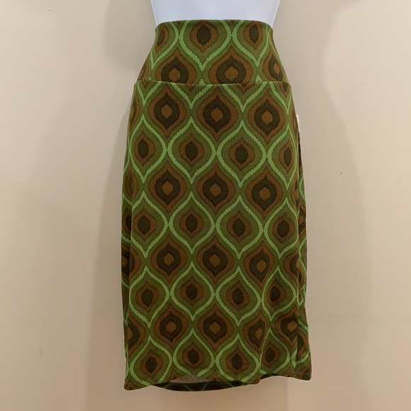 LuLaRoe Dresses & Skirts - LuLaRoe Cassie Skirt  NEW  Size 3XL